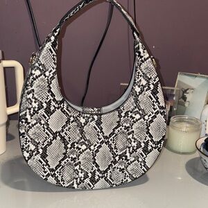 Stylish Black and White Snake Print Women's Bag